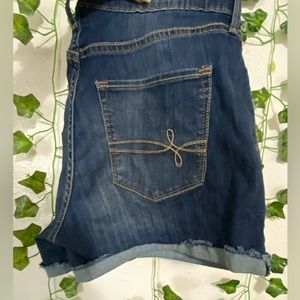 Levi’s high-rise shorts